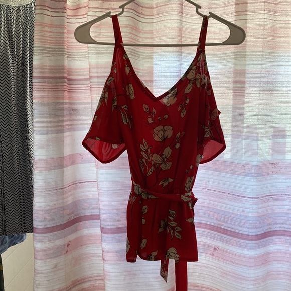 Red floral top - Picture 3 of 4